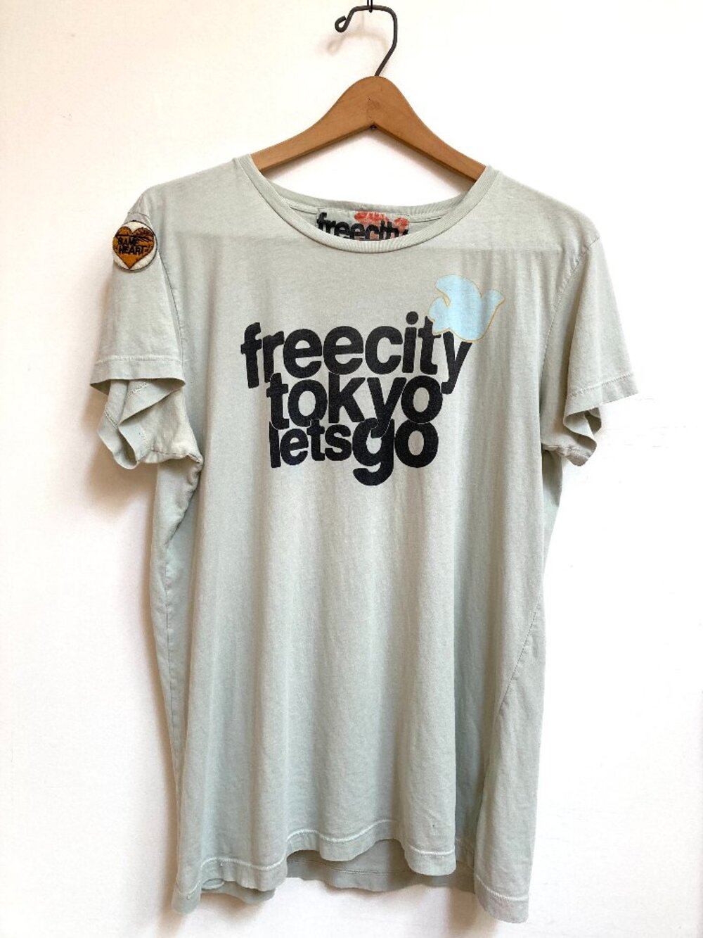 (RARE) FREECITY "Tokyo Let's Go" Unisex Short Sleeve Tee, Light Gray, Size LG